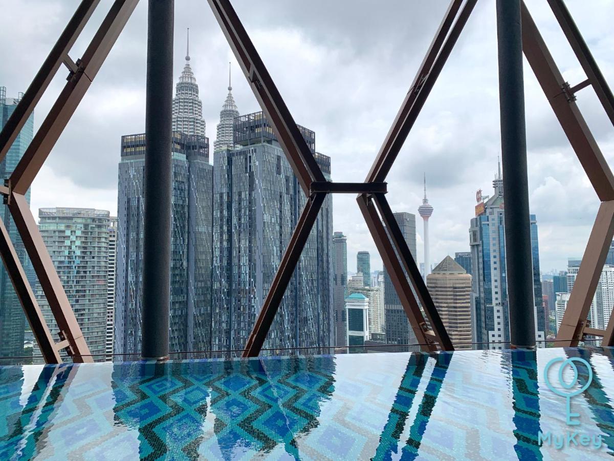 Scarletz Suites By Mykey Kuala Lumpur Exterior photo View of the Kuala Lumpur skyline from the roof of the Star Performing Arts Centre