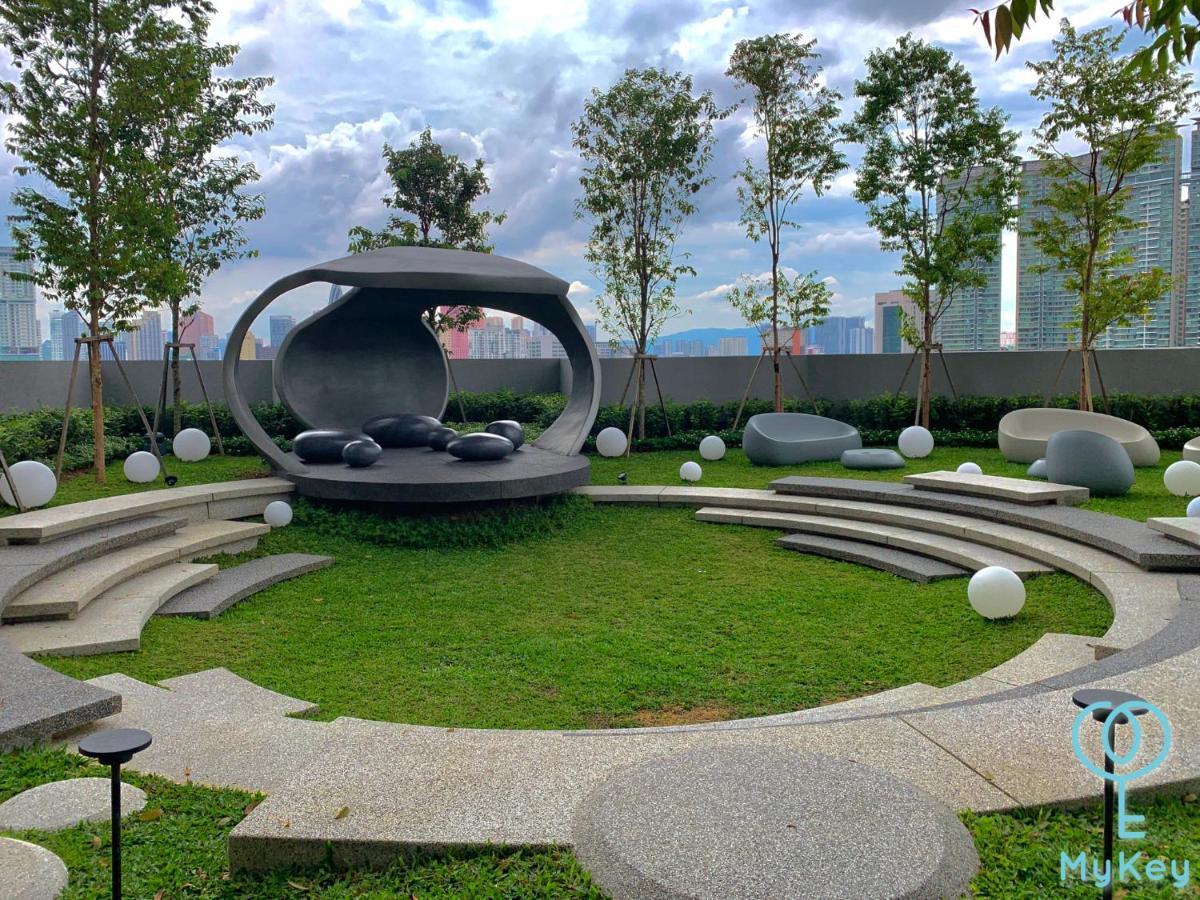 Scarletz Suites By Mykey Kuala Lumpur Exterior photo The Amphitheatre