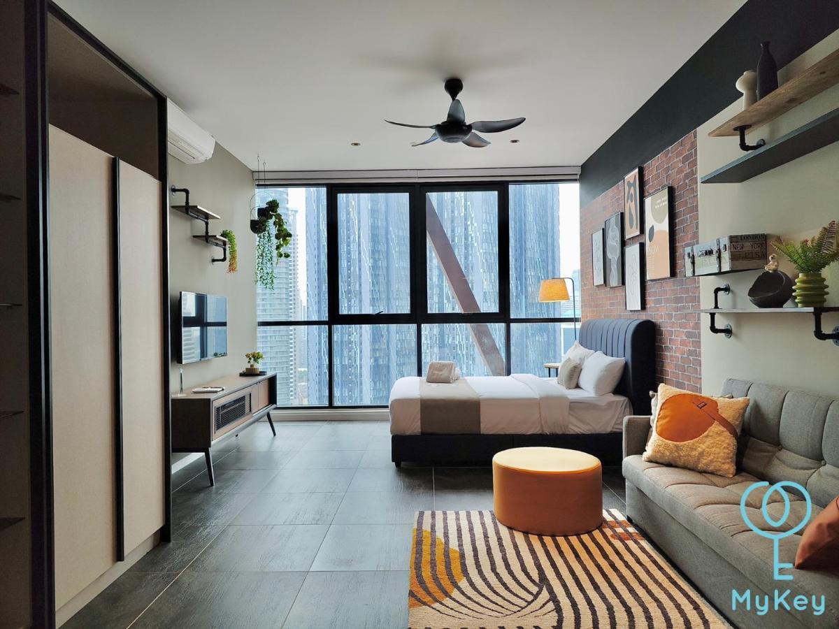 Scarletz Suites By Mykey Kuala Lumpur Exterior photo A studio apartment in Kuala Lumpur, Malaysia